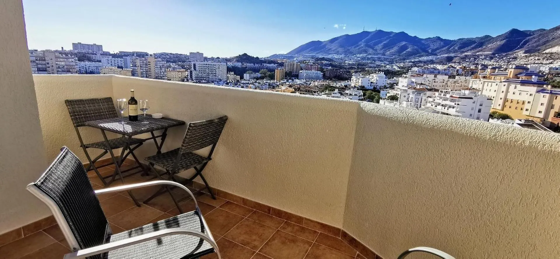 Benalmadena Front Line Sea View 1 Bedroom Large Apartment